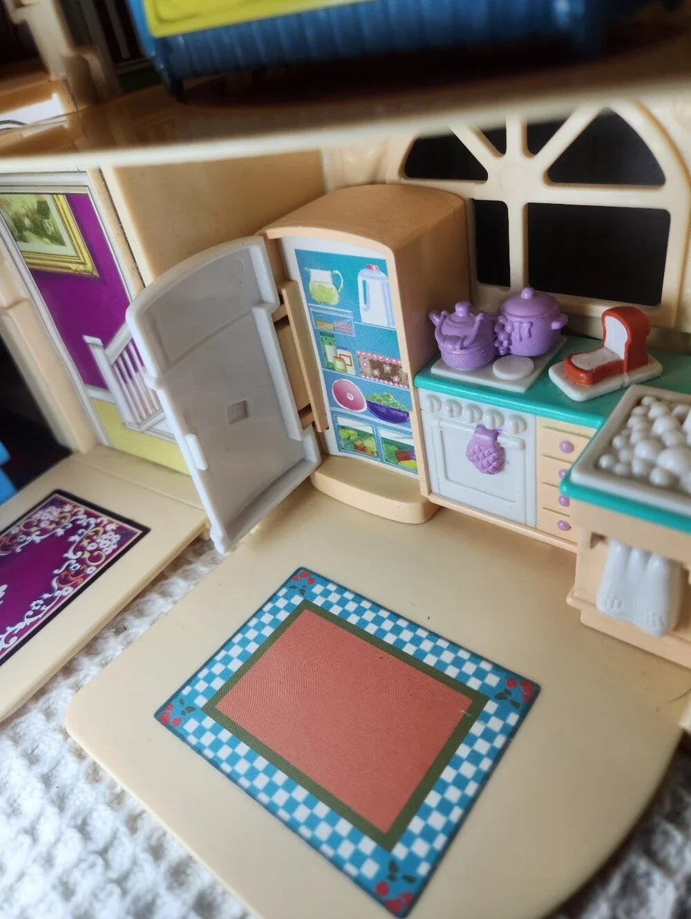 Fisher-Price Pink & Blue Loving Family CottageFold-Out Dollhouse Playset 2000